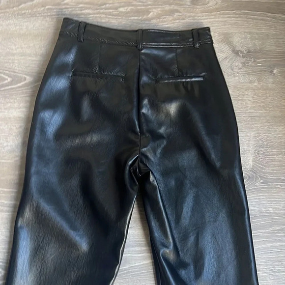 Aritzia Babaton Command Cropped Pant - Picture 11 of 13